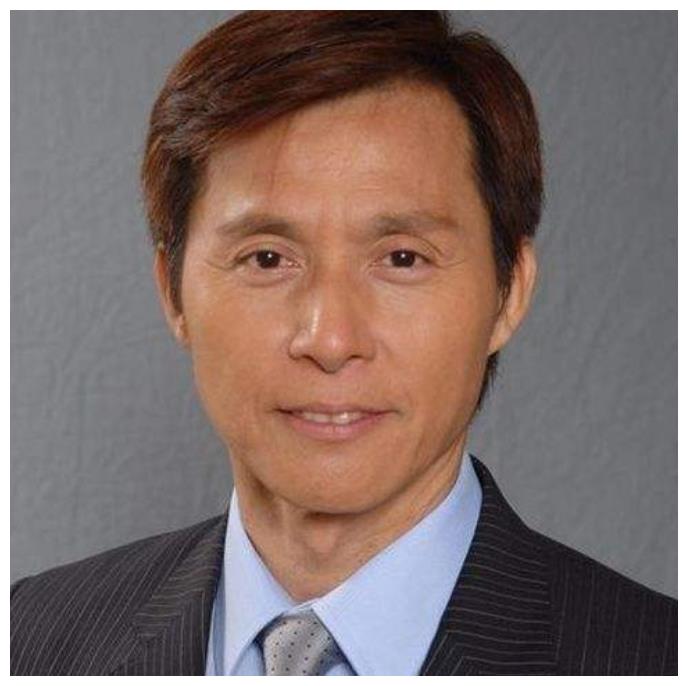 他俩是同名同姓的老戏骨一个在香港一个在内地你认识他们吗