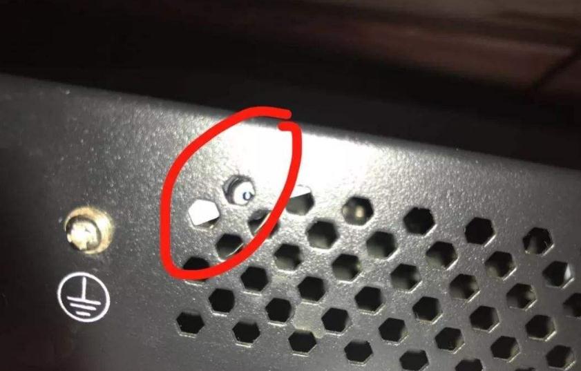 情侣入住酒店，这四个地方最容易出现摄像头，要谨慎的处理休闲区蓝鸢梦想 - Www.slyday.coM