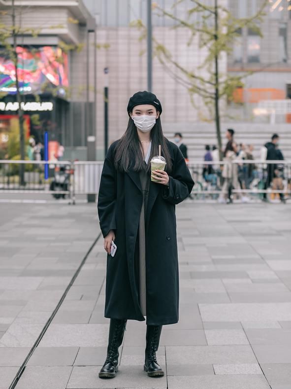 街拍秋冬大衣穿搭示范小姐姐的颜值衣品都很在线