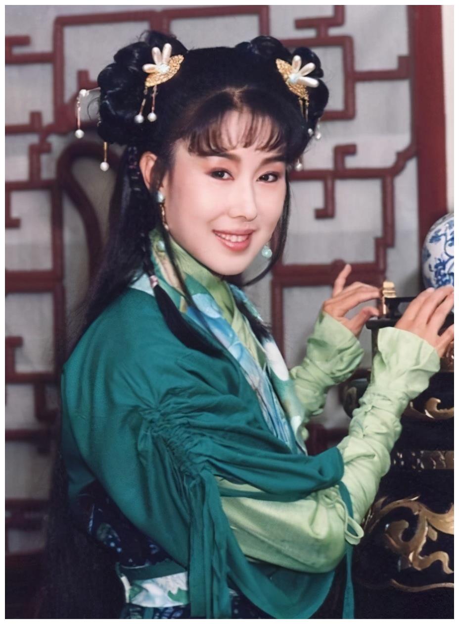 她34岁走红后为爱息影30年却未结婚如今61岁复出无人识