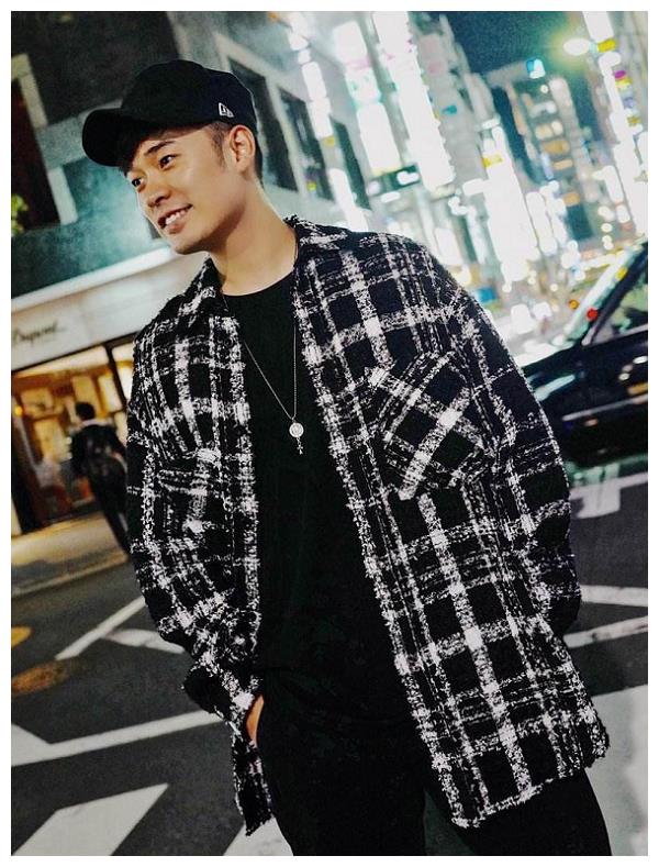 本以为家有健身房、网吧就够让人羡慕了看到陈赫家一堵墙:我酸了