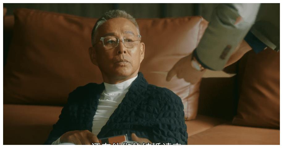 流金岁月:3处细节表明叶谨言喜欢锁锁,但他言不由衷,不会越界__财经