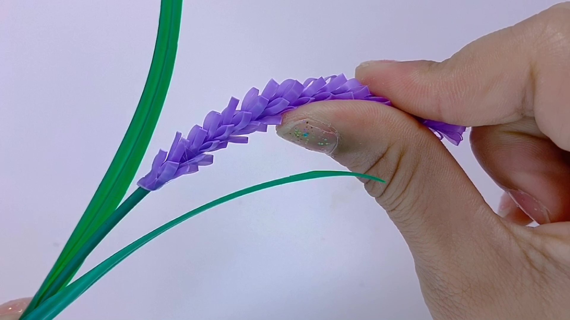 紫色吸管不用丢,一起来做一束薰衣草,好看又长久__财经头条