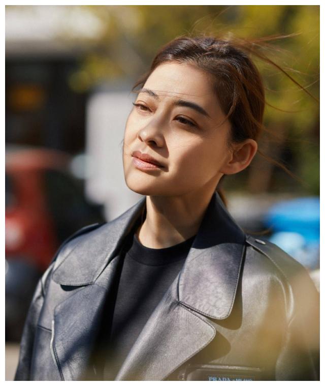 陈红的侄女陈旭,和梅婷合作经典被嫌弃,长相平平却屡演大片