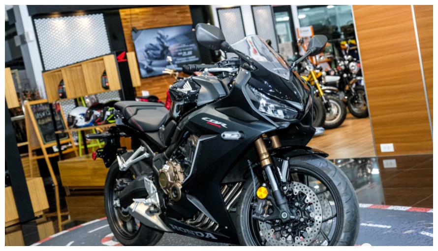 街跑界高性价比之车2021本田cbr650r实车鉴赏