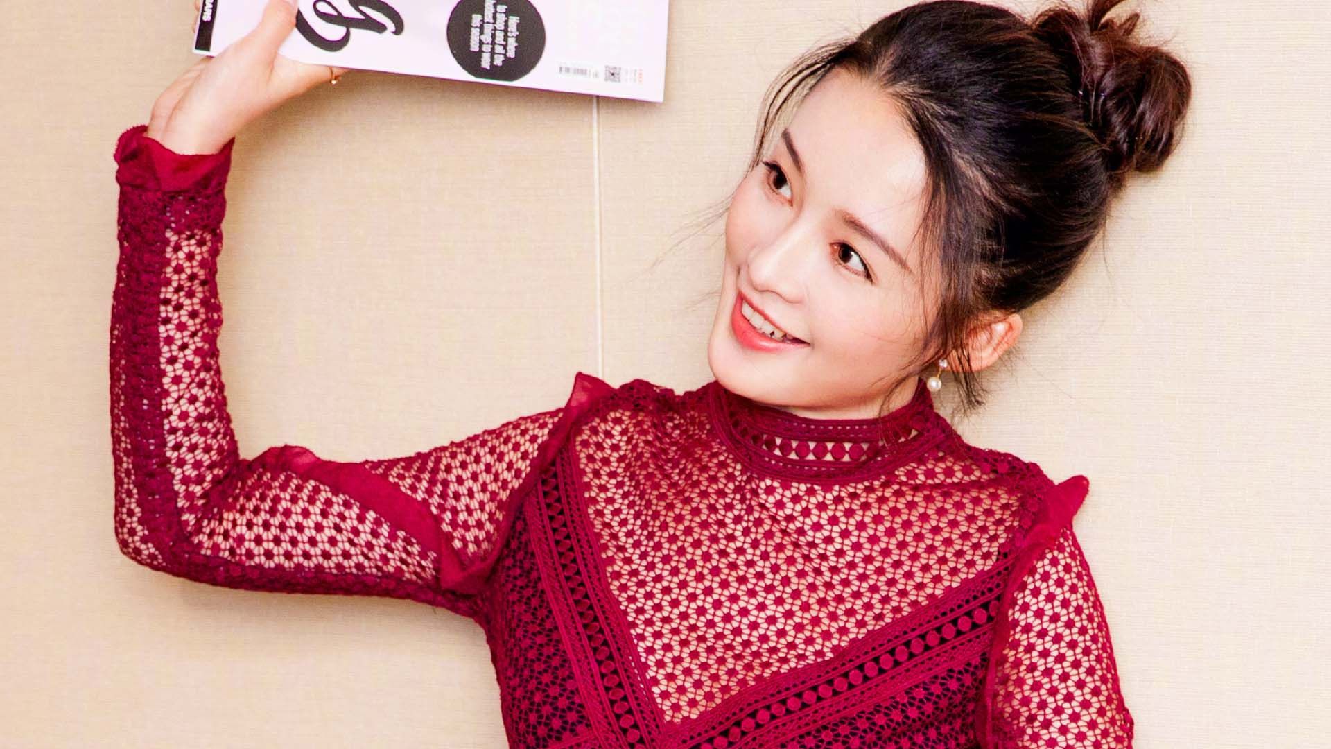 李沁中国红时尚写真高清桌面壁纸_高清图集_新浪网