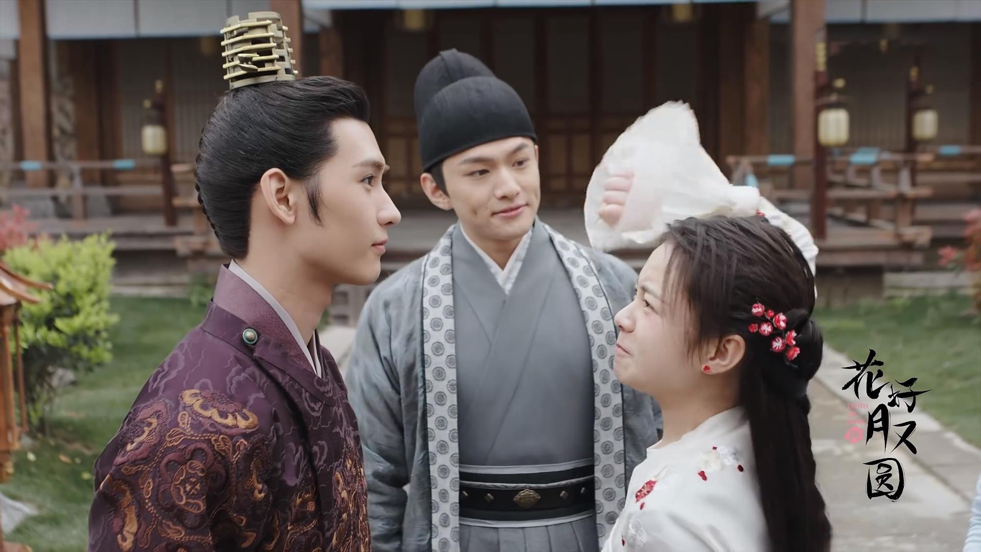 《花好月又圆》开播,流水线甜宠剧,女主李庚希长相被吐槽路人脸