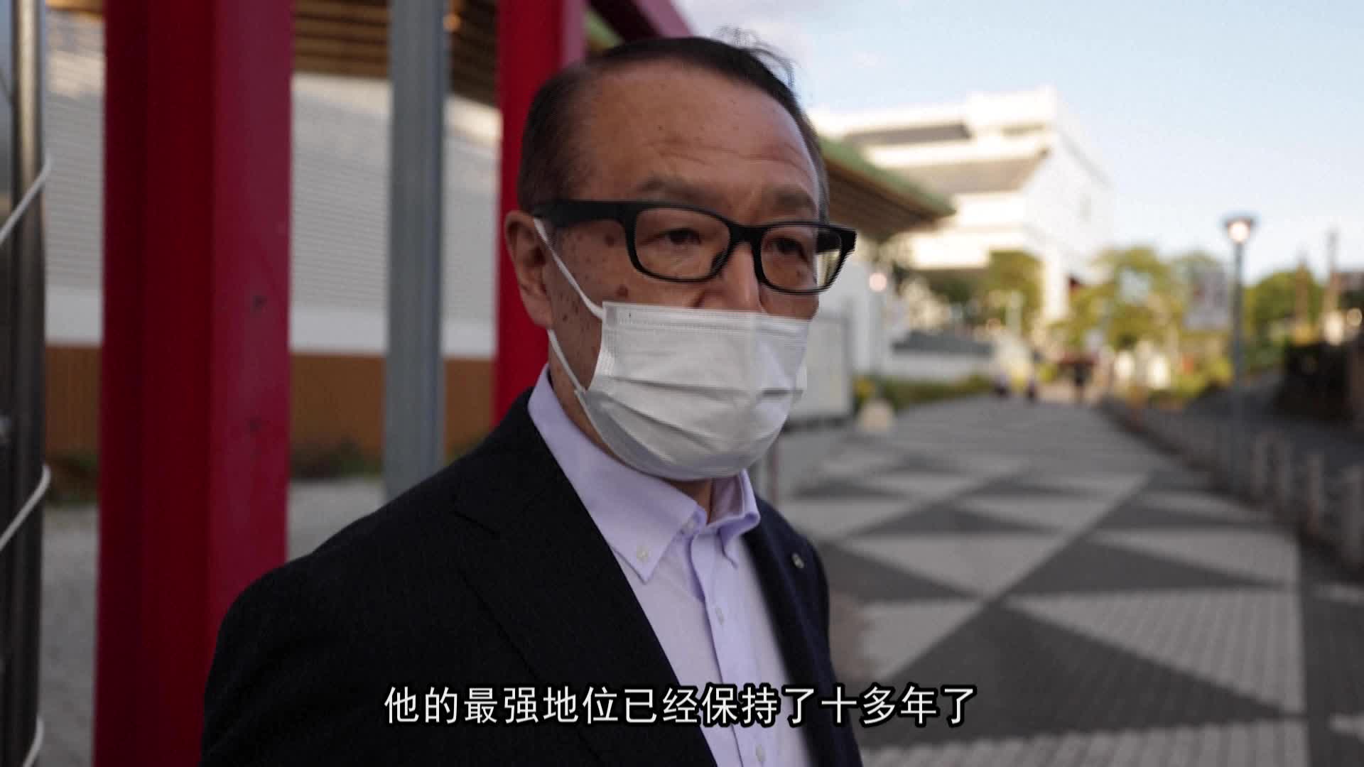 蒙古籍的日本最强相扑冠军白鹏退役