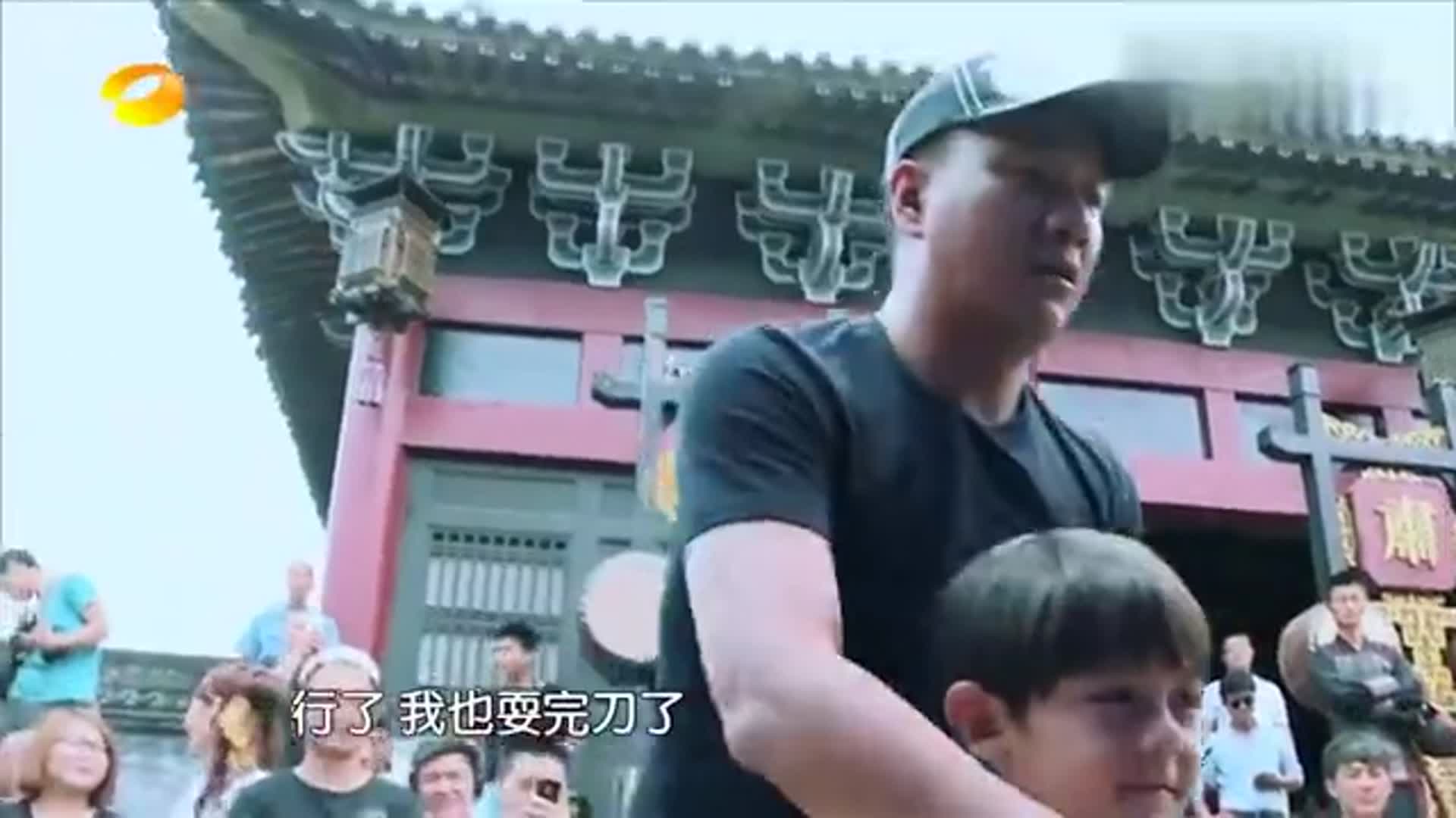 刘烨儿子诺一长大后对比:近期出镜玩起说唱,短短几年判若两人_新浪新闻