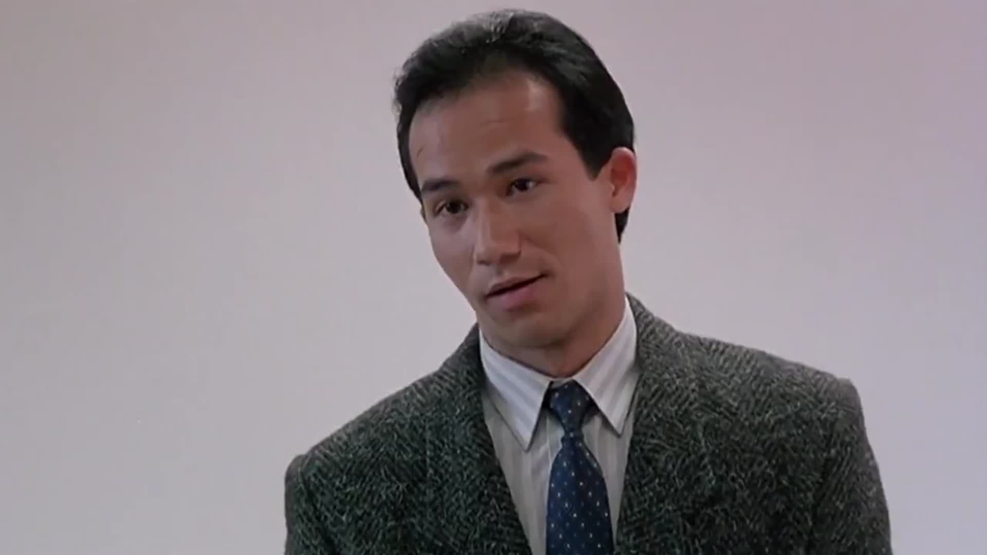 英雄本色豪哥终于出狱他不再过问江湖事但江湖却放不过他