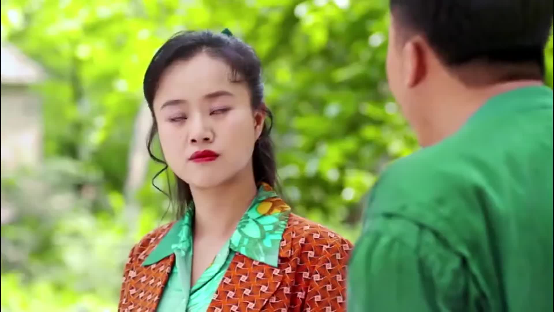 俺娘田小草喜凤偷玉镯村上混混要捅出去喜凤追着混混跑