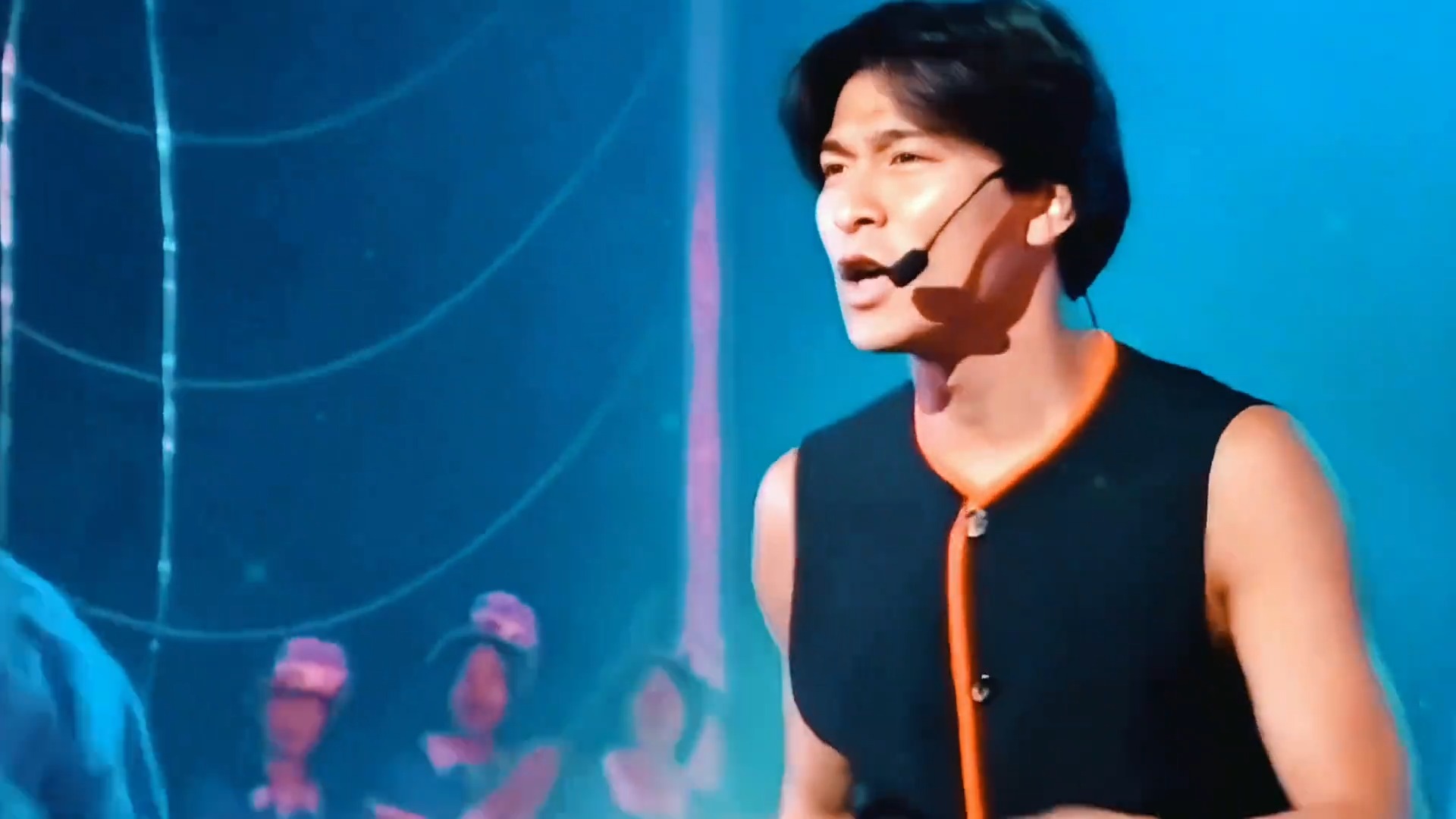 刘德华经典歌曲《独自去偷欢》欢乐今宵1993现场live