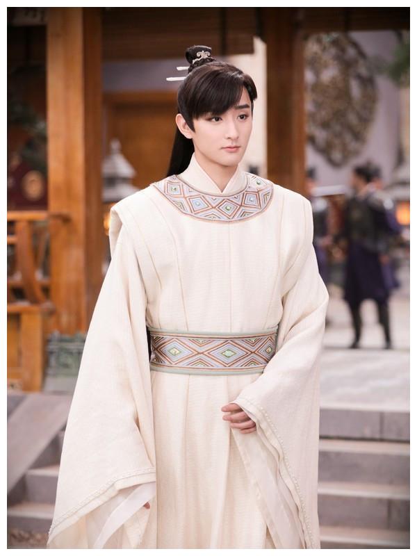 26岁于小彤就爱姐弟恋,从大5岁到10岁,还想和70后姐姐谈恋爱?