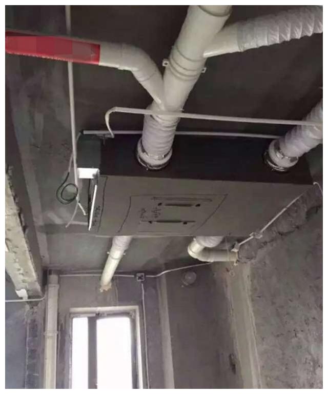 装完才发现,新风进风口离燃气热水器排烟口只有1米!不想吸废气