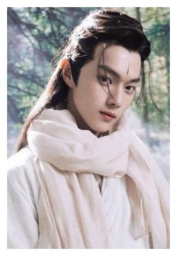 不止是女明星的花钿妆惊艳,男明星额间画上花钿妆,更惊艳!