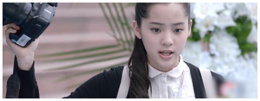 自称没拍过电视的郭敬明,靠鹿小葵"毁了"欧阳娜娜,还删博不认