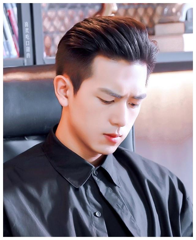 露额头才是真帅哥当男星们掀起刘海谁的背头杀迷倒了你