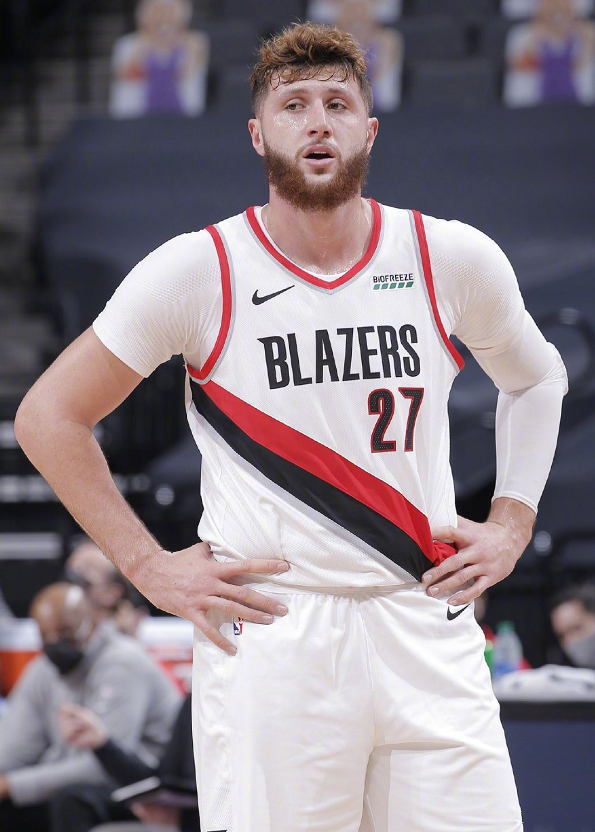 希罗努尔基奇打架,热火6分险胜开拓者__财经头条