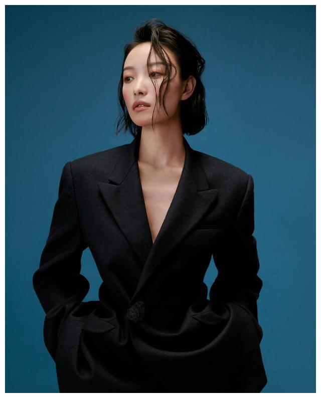 倪妮西装造型集,又飒又撩!谁不可呢?__财经头条