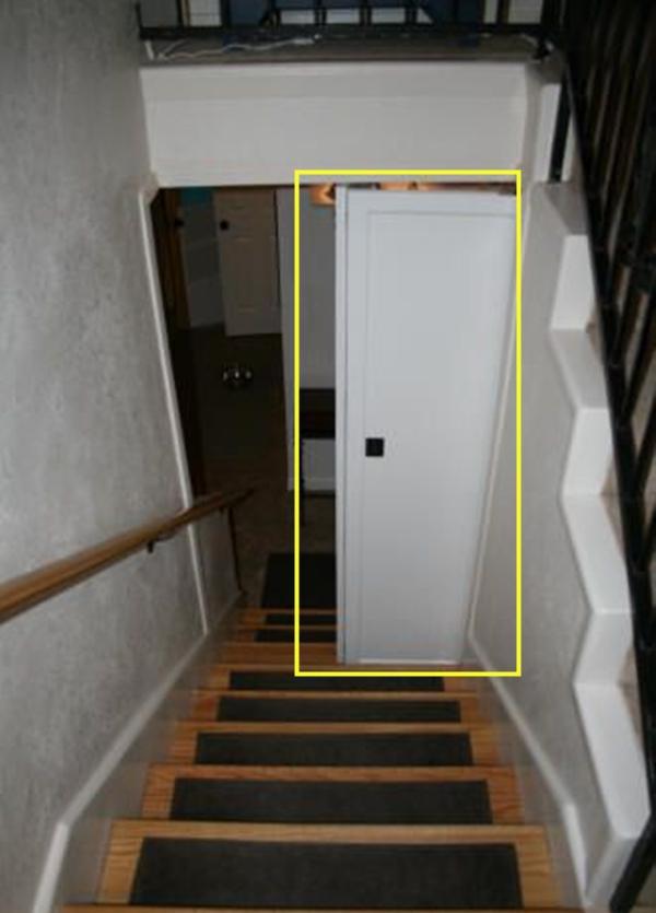 你们家楼梯口可以装个谷仓门,防灰防尘又能隔热保温,效果满分