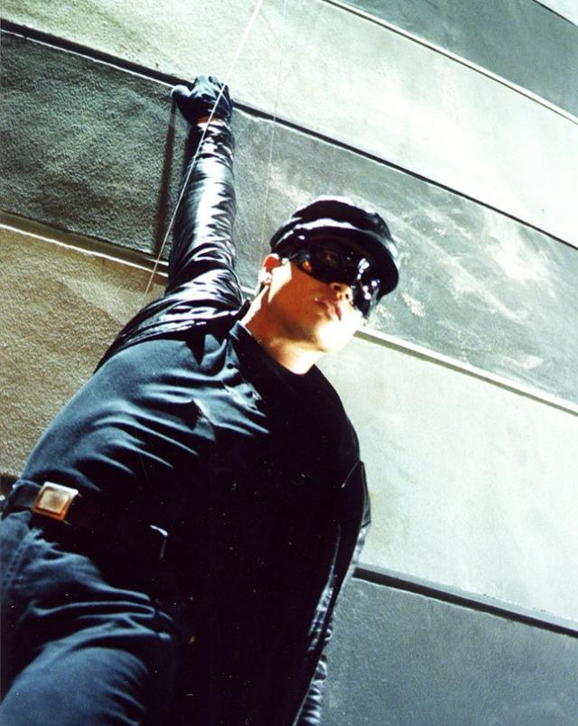 李连杰拍火了黑侠安志杰拍续集仅收392万