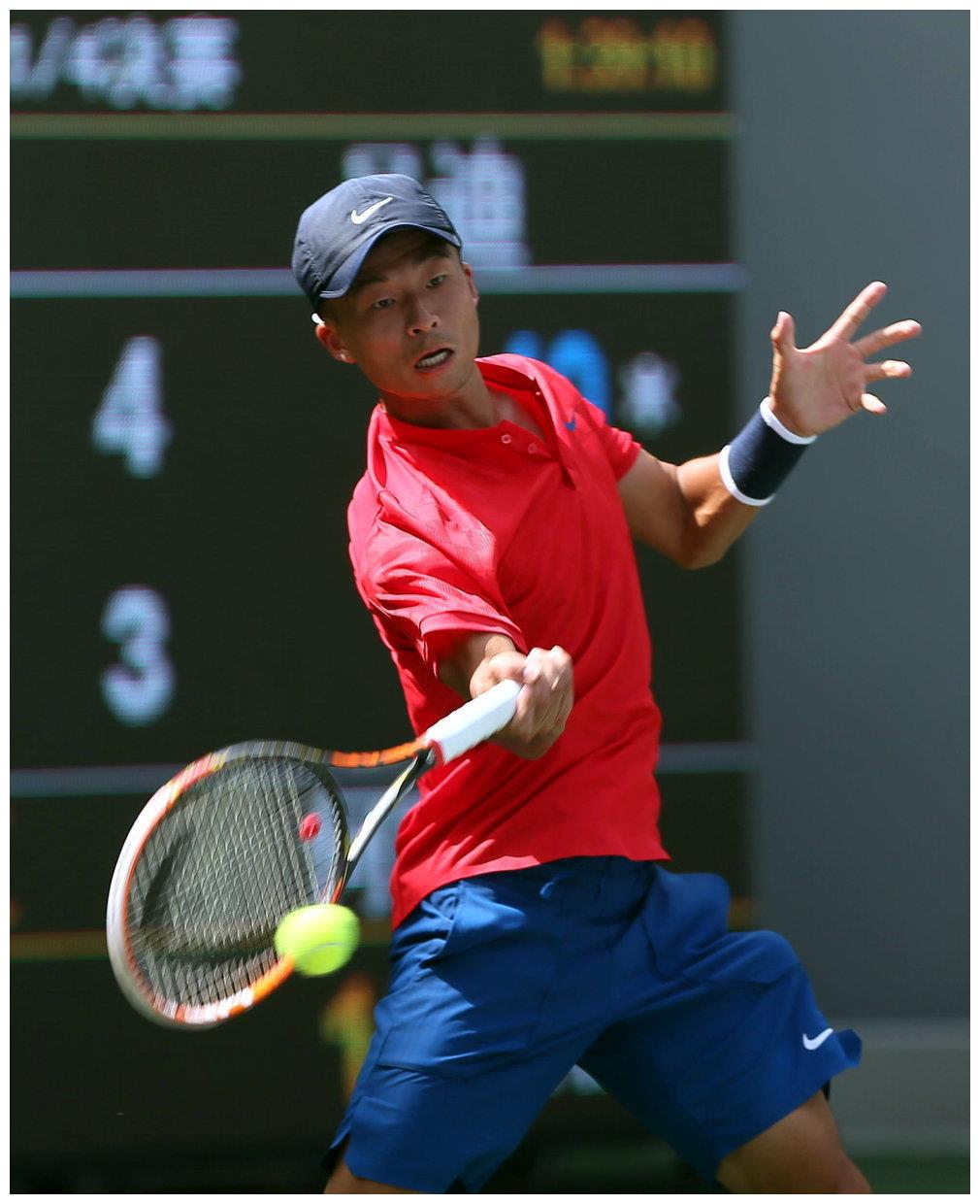 吴迪很小就去了上海学习网球.