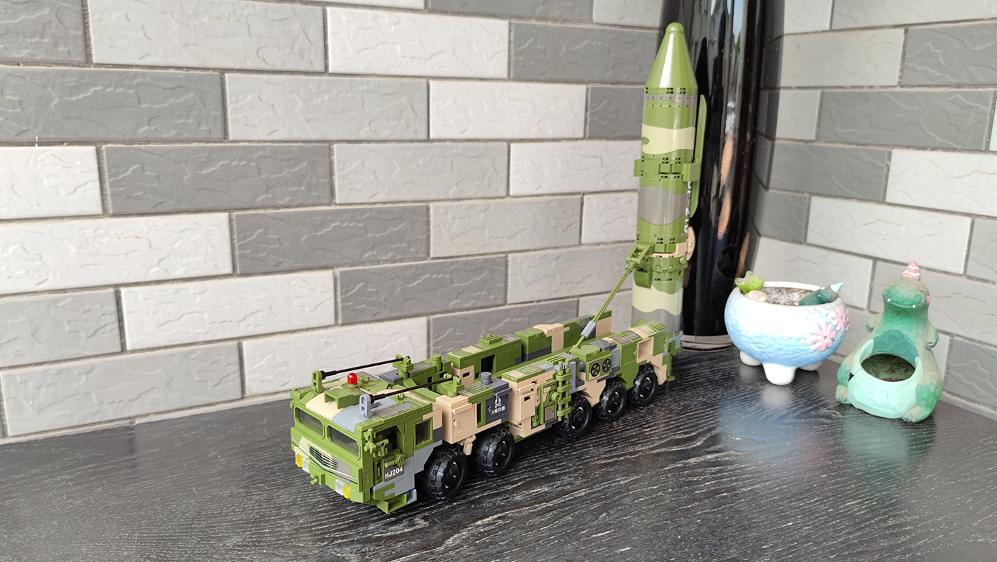 积木做成的东风快递车:森宝积木df-21d弹道导弹图文评测