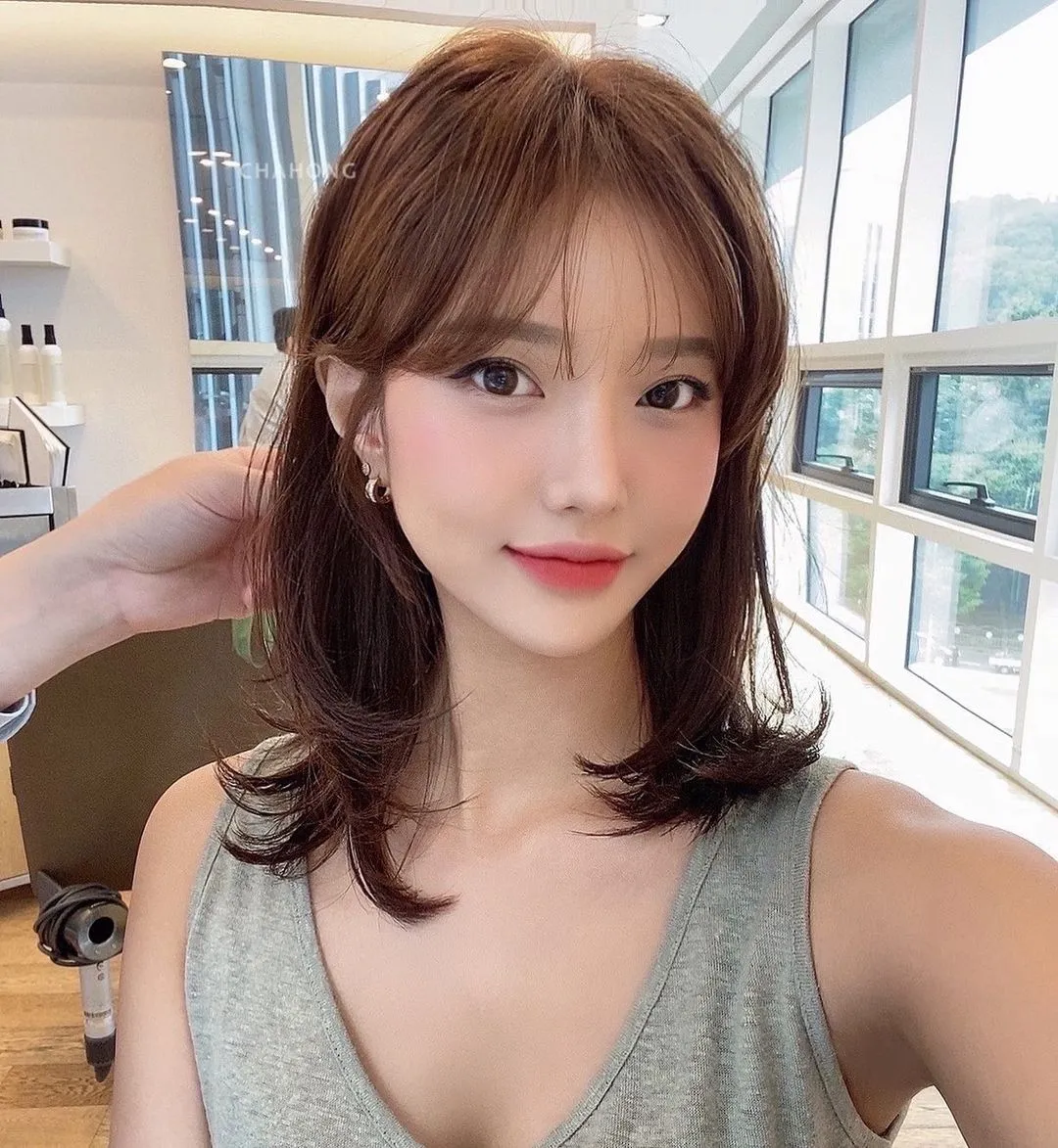 挑来选去还是 锁骨发 最迷人 时尚大气显脸小 直发卷发都适合 发型 锁骨 烫发 新浪新闻 挑来选去还是 锁骨发 最迷人 时尚大气显脸小 直发卷发都适合 发型 锁骨 烫发 新浪新闻