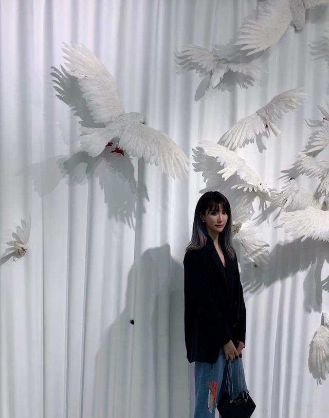 大面积纹身惹争议,退役后当瑜伽教练|赵沁心|跳水界|纹身_新浪新闻