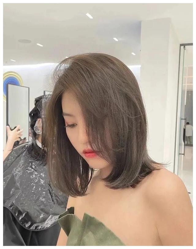 "夏天的锁骨发"|锁骨|鹅蛋脸|女生_新浪新闻