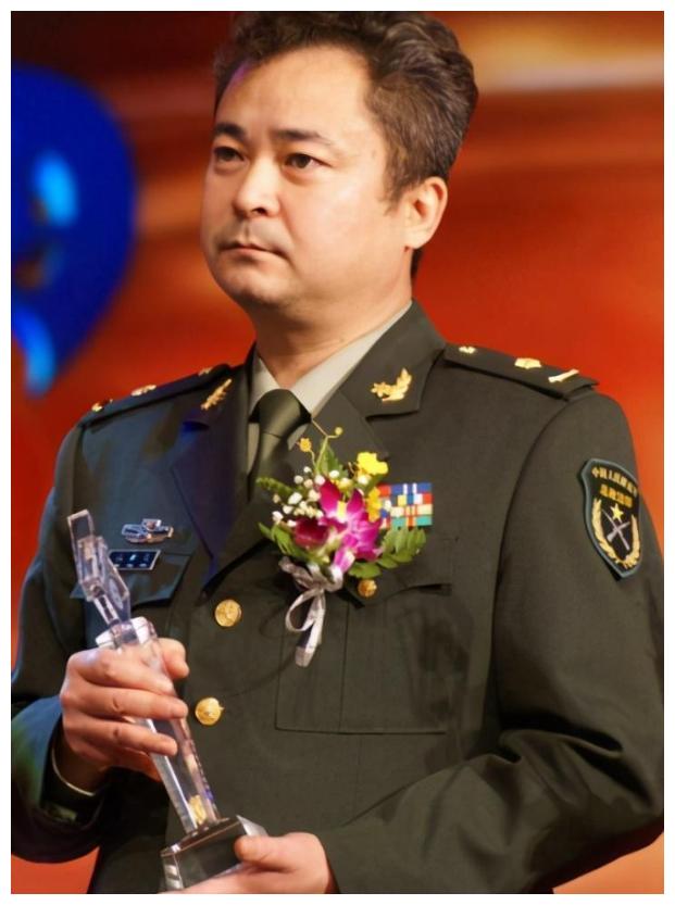 国家正师级演员:58岁"潘冬子"祝新运,姐弟恋也挺幸福