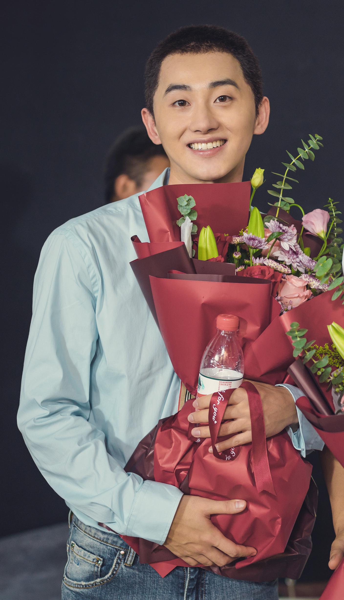 《相逢时节》大结局,简宁两家的仇恨,被铁窗泪化解|相逢时节|崔浩