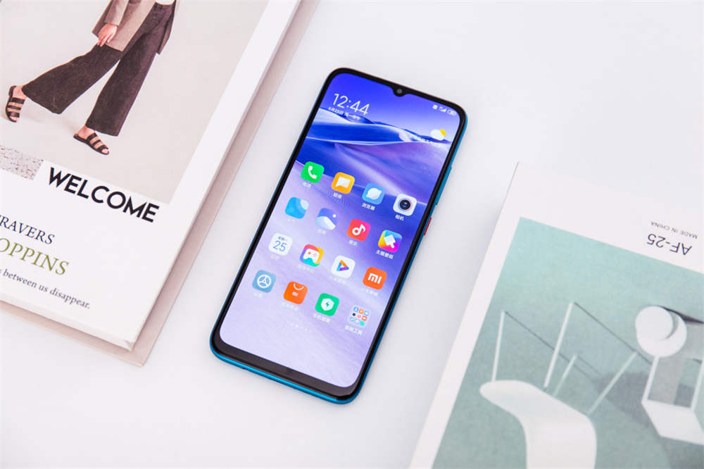只要1599元的5g手机!redmi 10x深海蓝图赏
