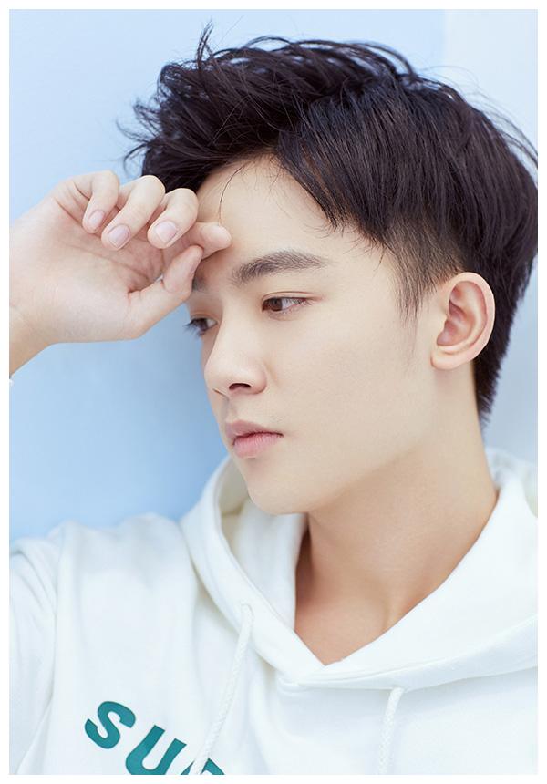 炸裂的青春刚刚开始,不要小瞧每一个不爱说话的人!