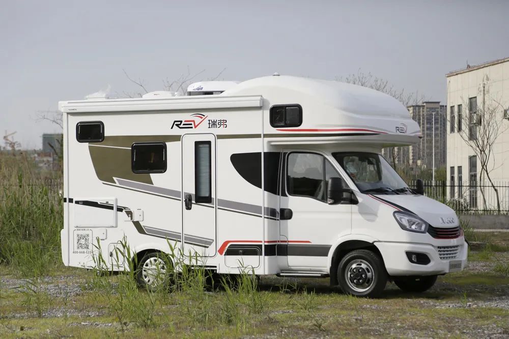 好工艺配好材料 整车才有质感 瑞弗v800e c型房车