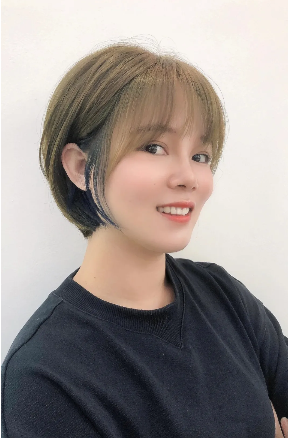 夏日流行发型怎么能少了时尚的色彩呢?