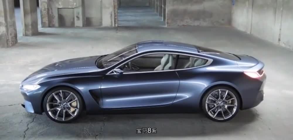 宝马8系双开门的跟四门的空间不同