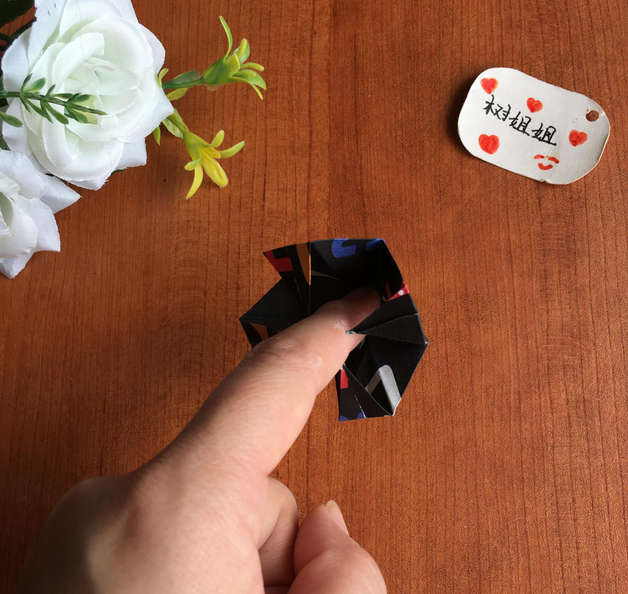 武器折纸捕兽夹轻轻一按就能夹住手指