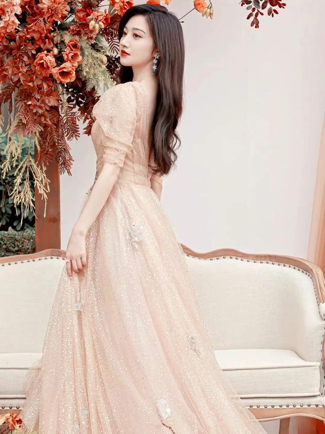 景甜星光薄纱长裙写真仙气满满