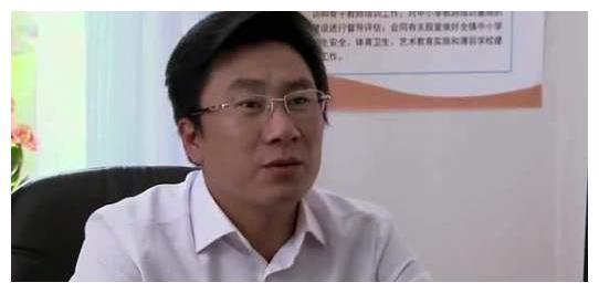 长贵和黄世友两个角色职业性格完全不一样,但他们因为外形上的相似,都