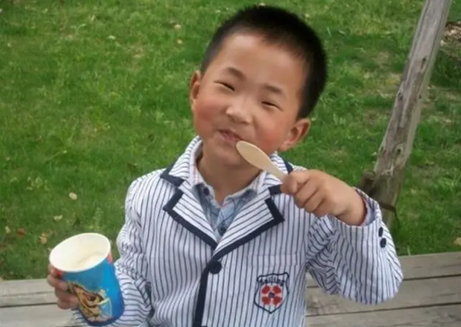 产妇生下“小眼睛宝宝”很嫌弃，婆婆安慰会变大，百天后却打脸了休闲区蓝鸢梦想 - Www.slyday.coM