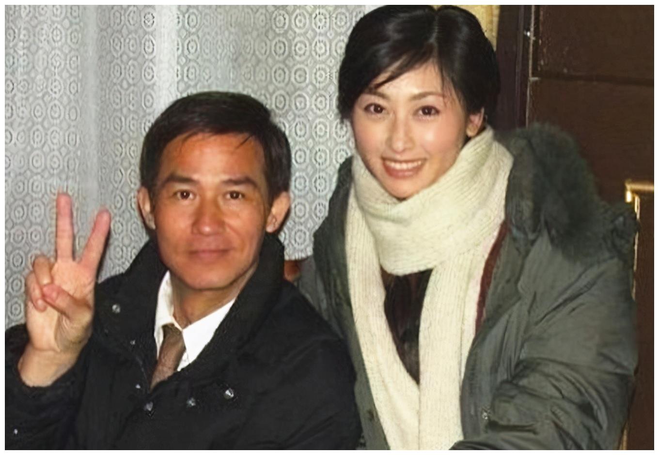 两大老戏骨罕同框62岁尹扬明白发显沧桑60岁李子雄仍帅气