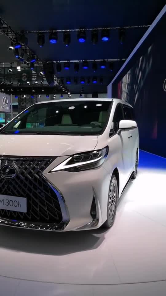 雷克萨斯最贵的车型,日系顶级商务lm300h,奔驰宝马都很懵圈!