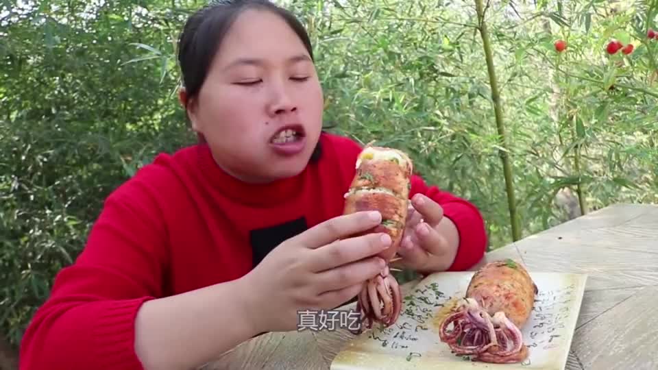 陈说美食:吃了这么多年的鱿鱼,这吃法胖妹还是头次见,咬一口下