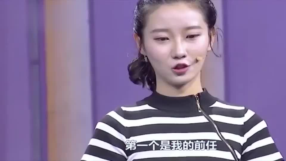 现在就告白:男生向女友求婚,却错叫前任名字,现场一片吃惊