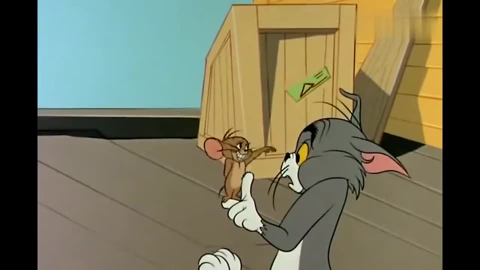 猫和老鼠汤姆追赶杰瑞奈何速度太快一头扎进大海