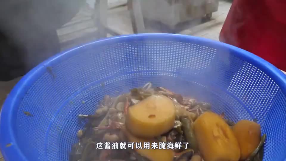 号称“盗饭贼”的酱油蟹，韩国小哥来中国开店，却亏本无人吃！