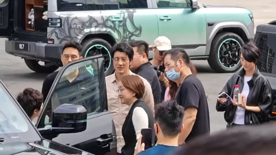 王力宏疑似与方程豹合作