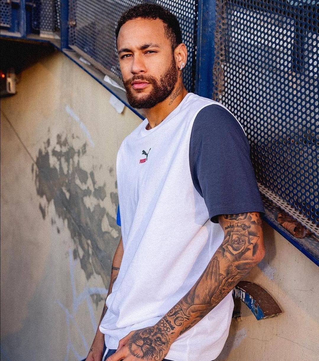 巴黎圣日耳曼足球俱乐部球星内马尔近日的宣传照片