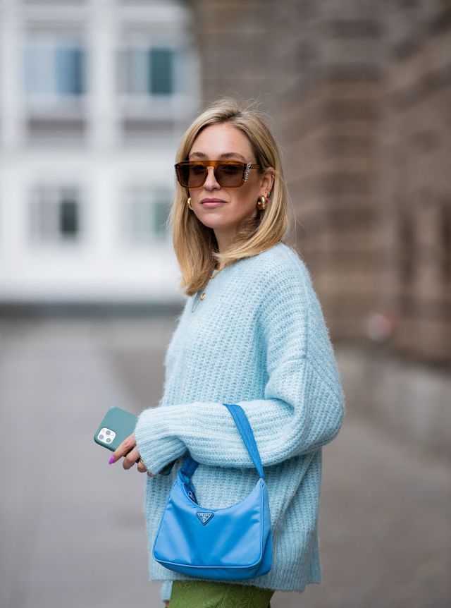 时尚街拍:腋下包清新靓丽 诠释最美的自己_高清图集_新浪网